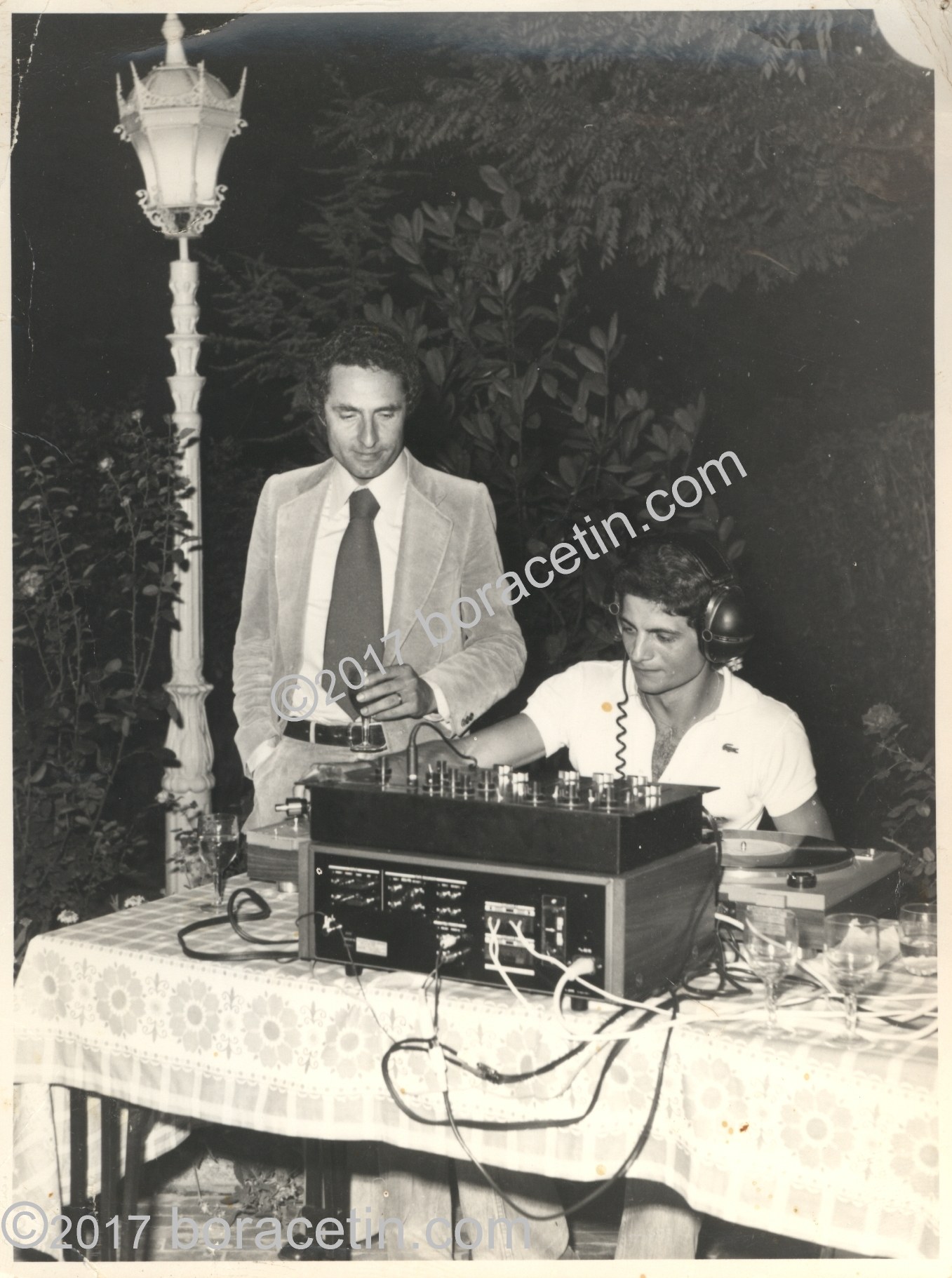 DJ BORA & Ertuğrul Akoğul. Florya köşkü 1977