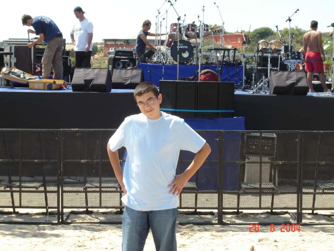 TULLTURK FAN, Can AYKAS, in front of TULL Stage on August28, 2004 ÇEŞME
